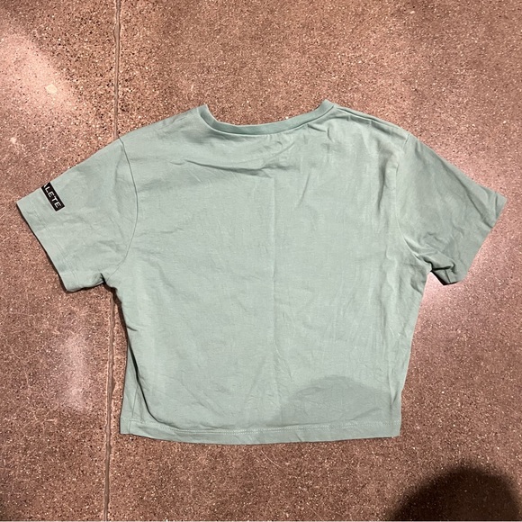 Alphalete Crop Top - Picture 2 of 3